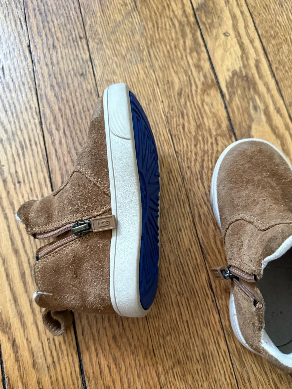 UGG Hamden II Chelsea Boots - Size 8